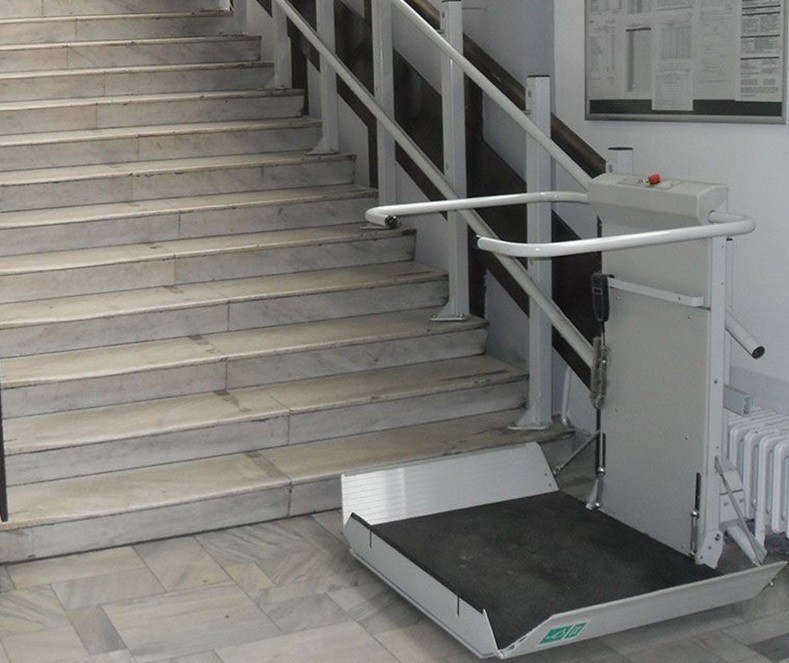 Inclined Wheelchair Lift